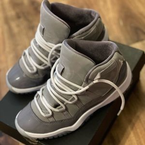 Cool Grey Jordans, 1.5, Unisex (Kids)